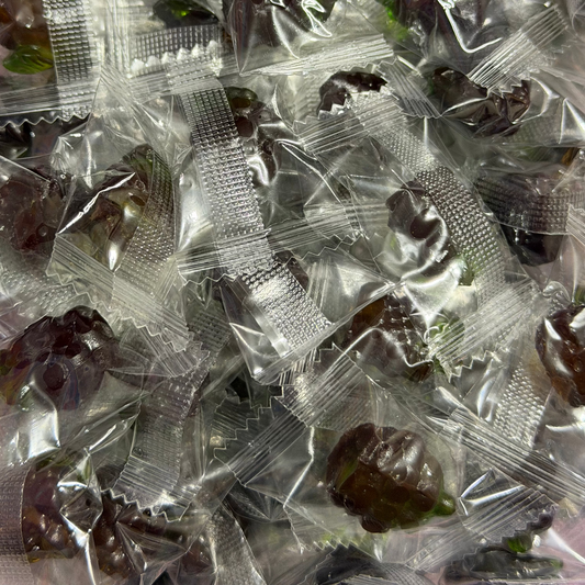 Peelable Gummy Grapes